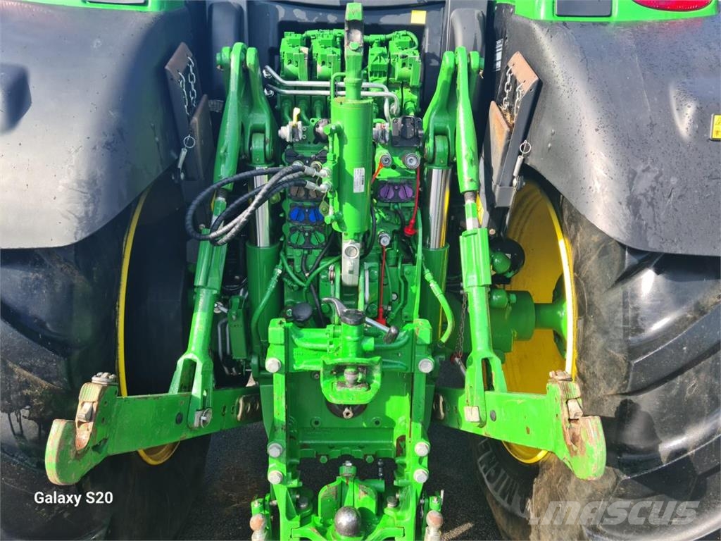 John Deere 6215R - AutoTrac Tractors