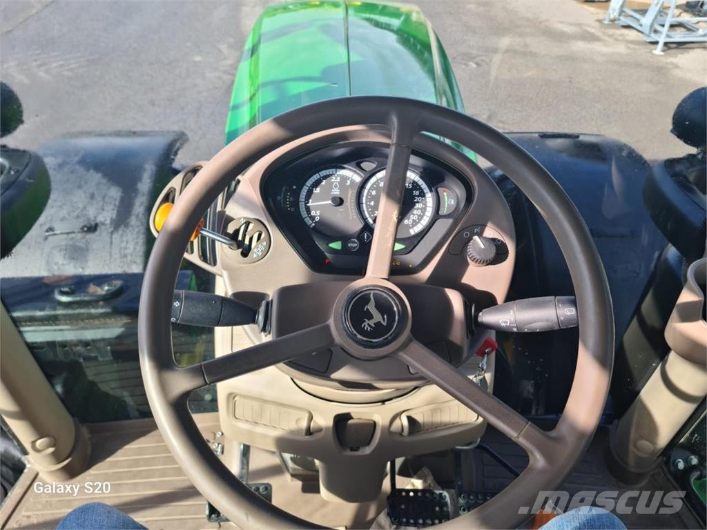 John Deere 6215R - AutoTrac Tractors