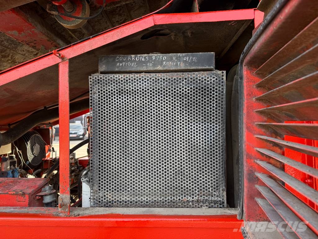 Terex Finlay 883T - 2 Side Conveyor / Auto Greasing Mobilna sita