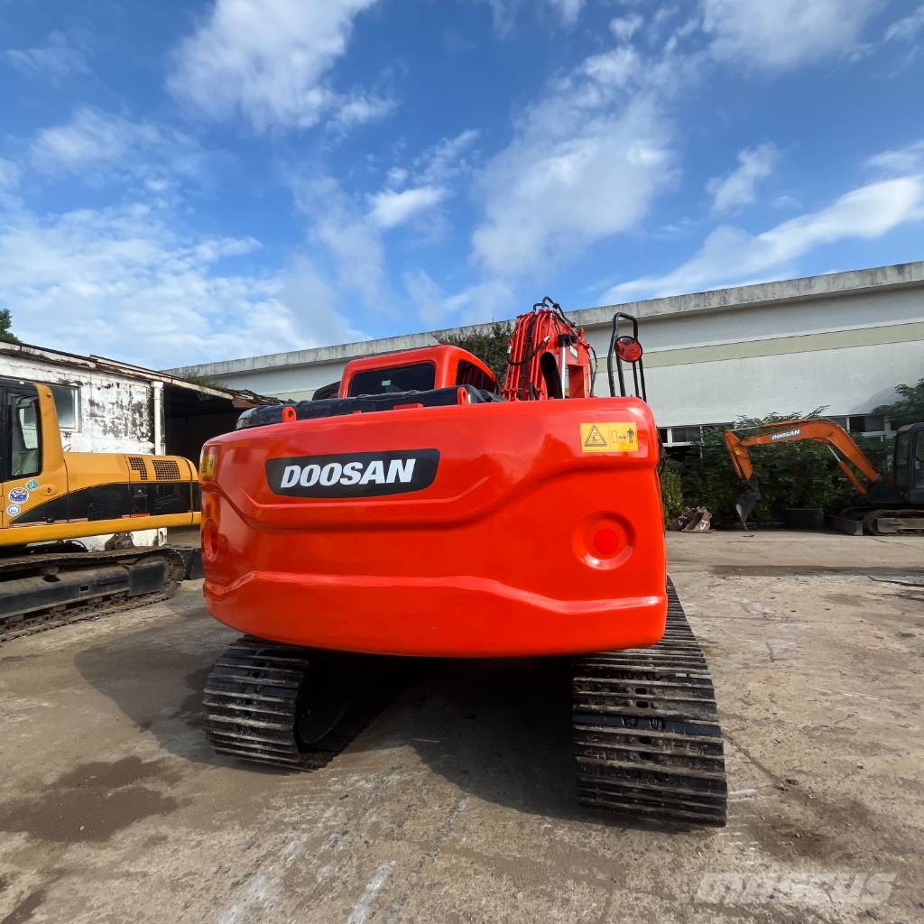 Doosan DX 140 LC Bagri goseničarji