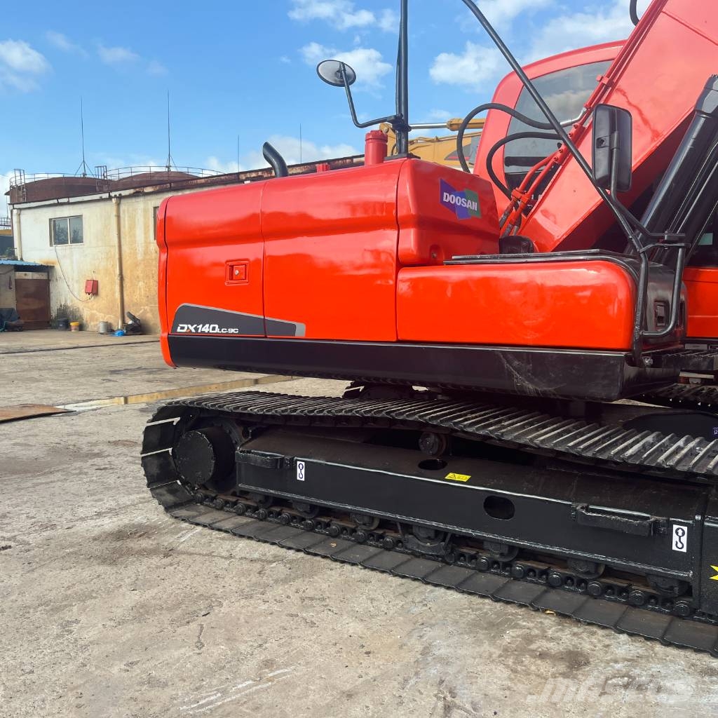 Doosan DX 140 LC Bagri goseničarji
