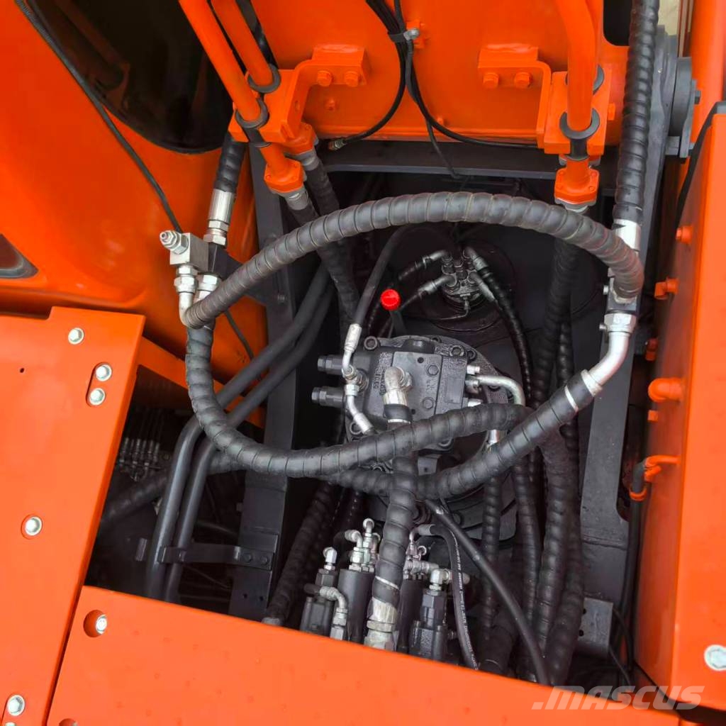 Doosan DX 225 Bagri goseničarji