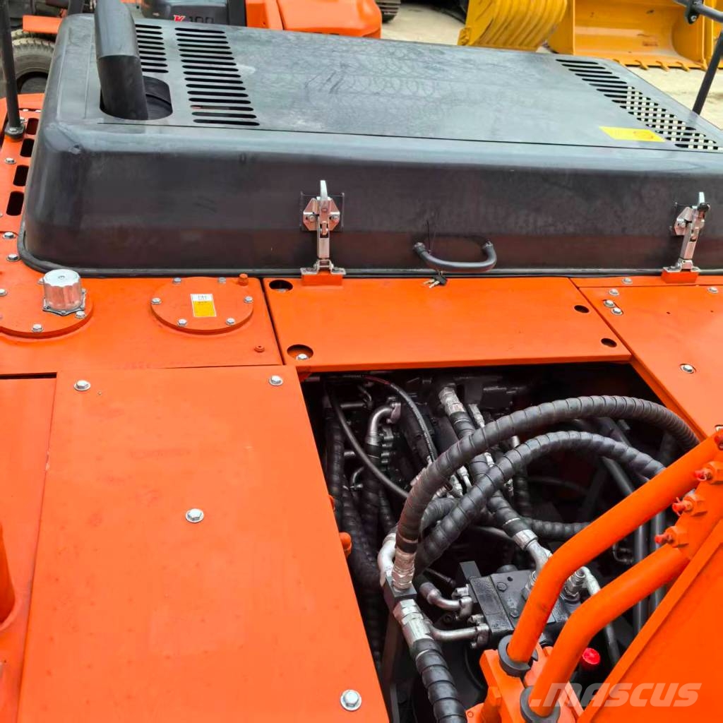 Doosan DX 225 Bagri goseničarji