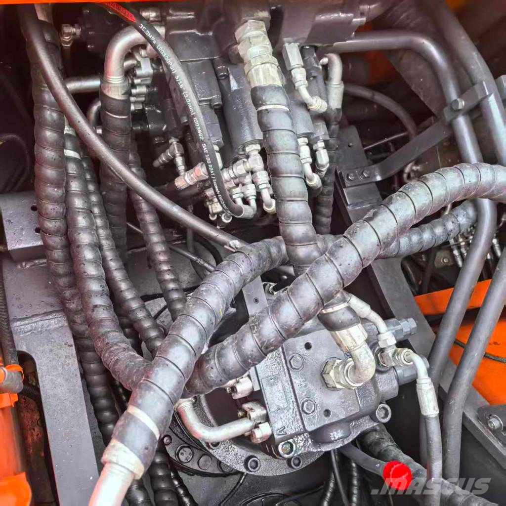 Doosan DX 225 Bagri goseničarji