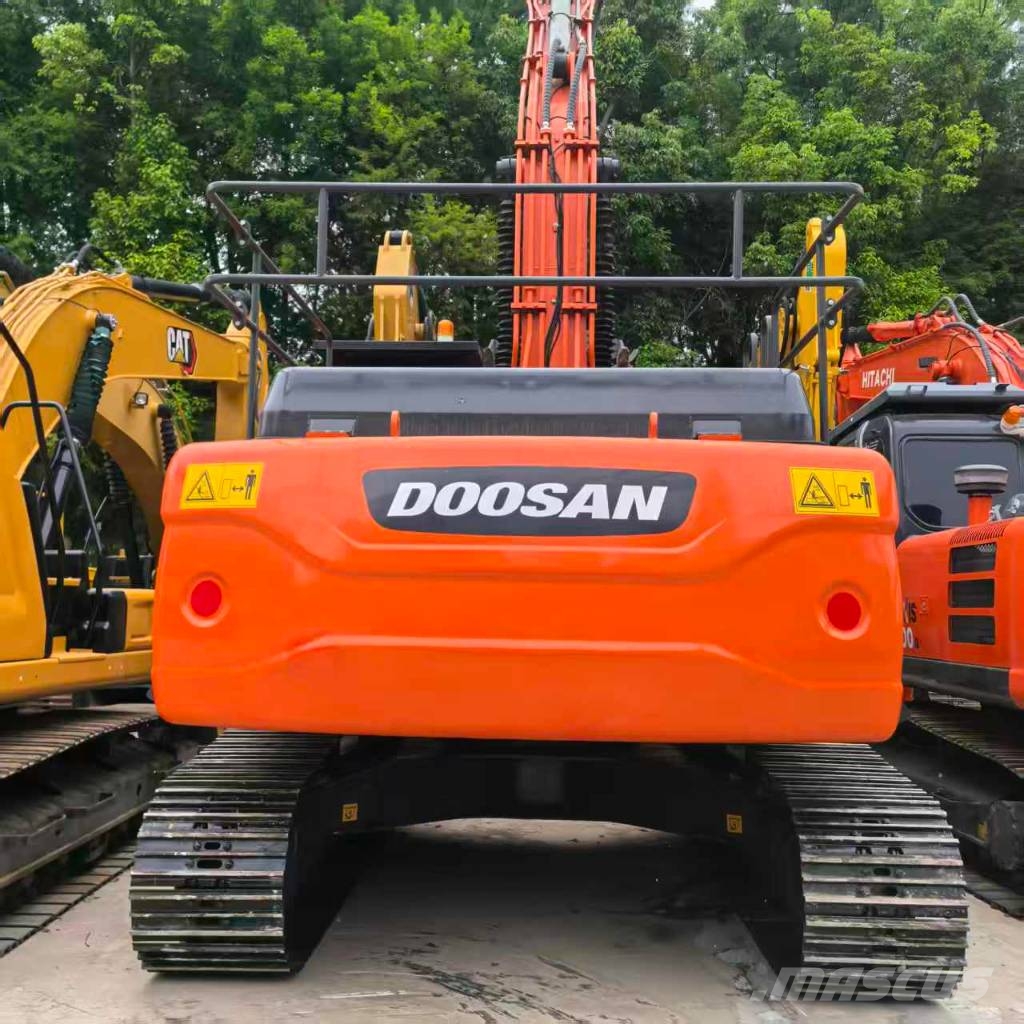 Doosan DX 225 Bagri goseničarji