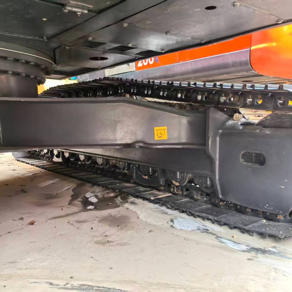 Doosan DX 225 Bagri goseničarji