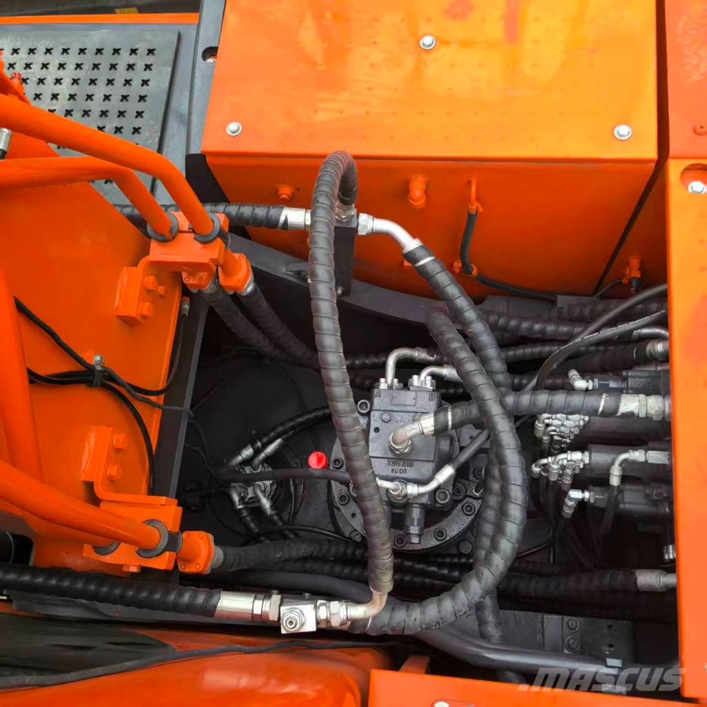 Doosan DX 225 Bagri goseničarji