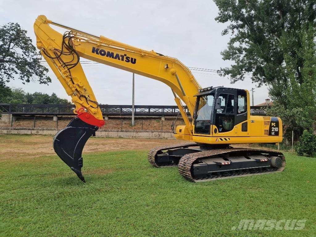 Komatsu PC 210 Crawler excavators