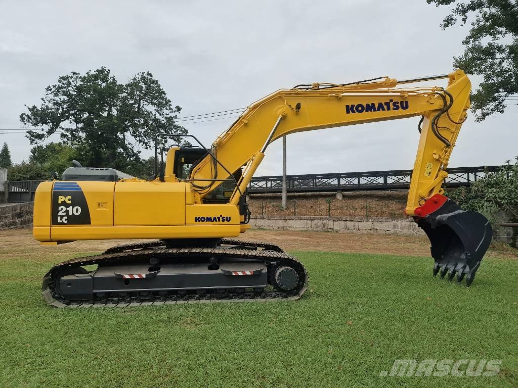 Komatsu PC 210 Crawler excavators