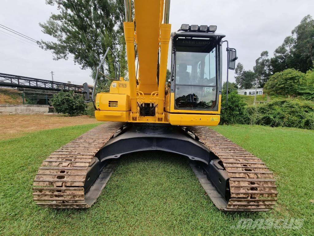 Komatsu PC 210 Crawler excavators