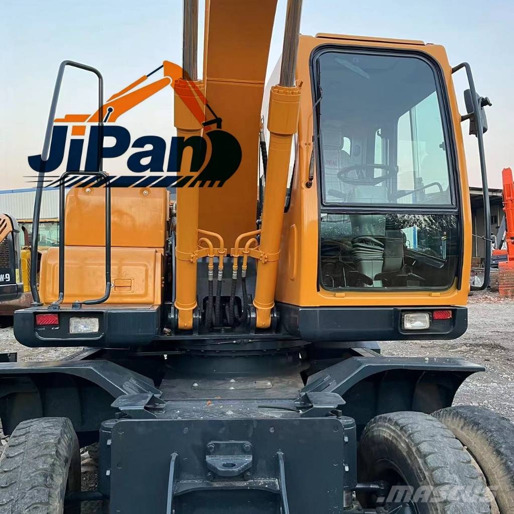 Hyundai 150W-9S Bagri na kolesih