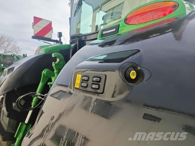 John Deere 6R 250 الجرارات