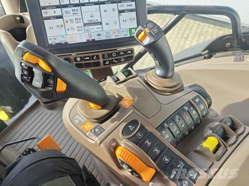 John Deere 6R 250 الجرارات