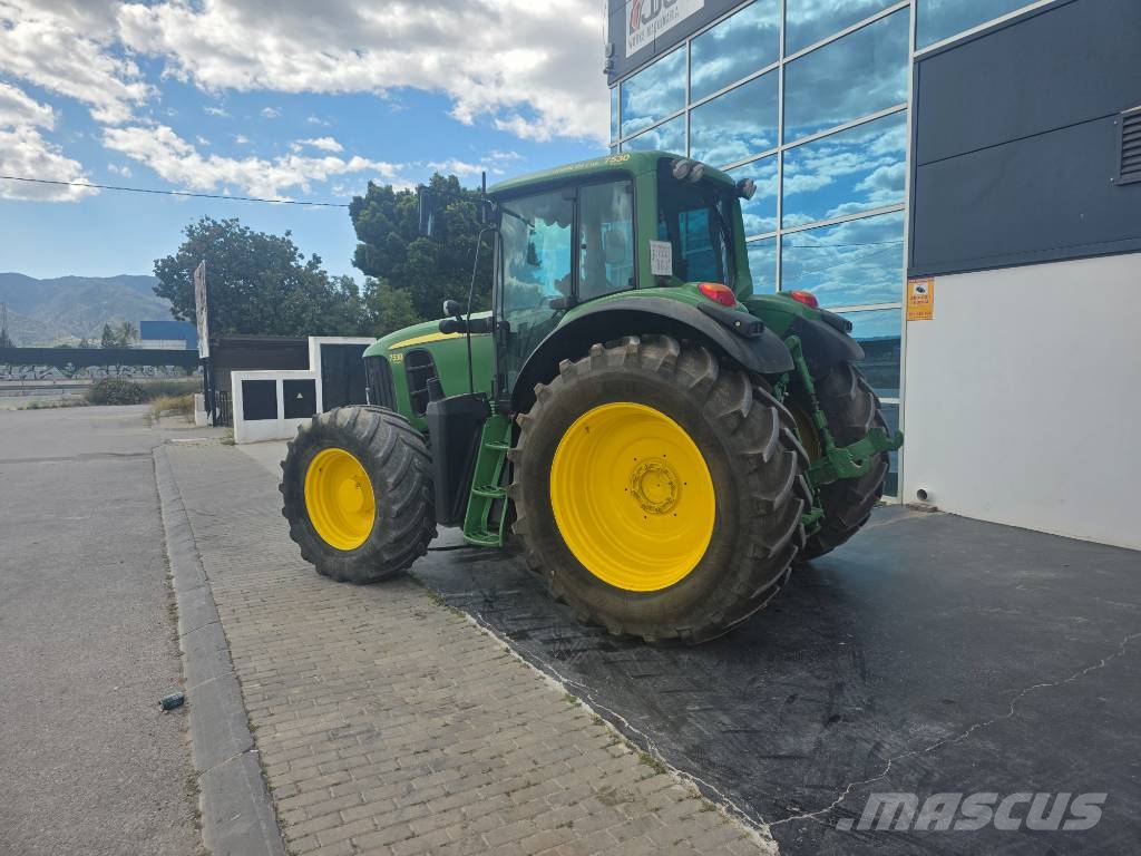 John Deere 7530 Premium Tractors