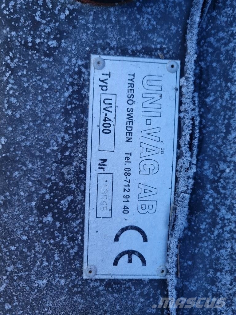 Uni-väg UV-400 Alisador de neve
