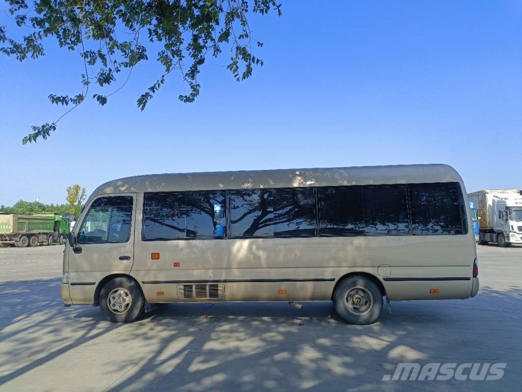 Toyota Coaster Bus 迷你巴士