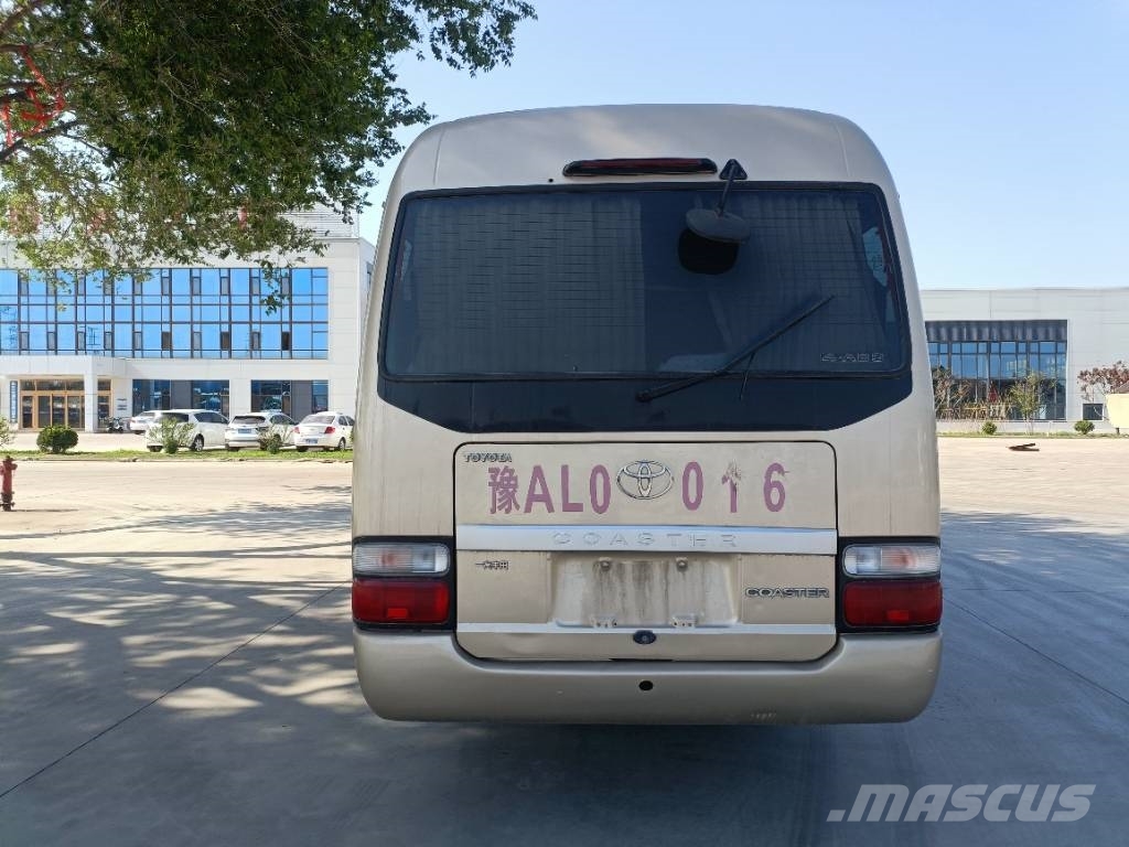 Toyota Coaster Bus 迷你巴士