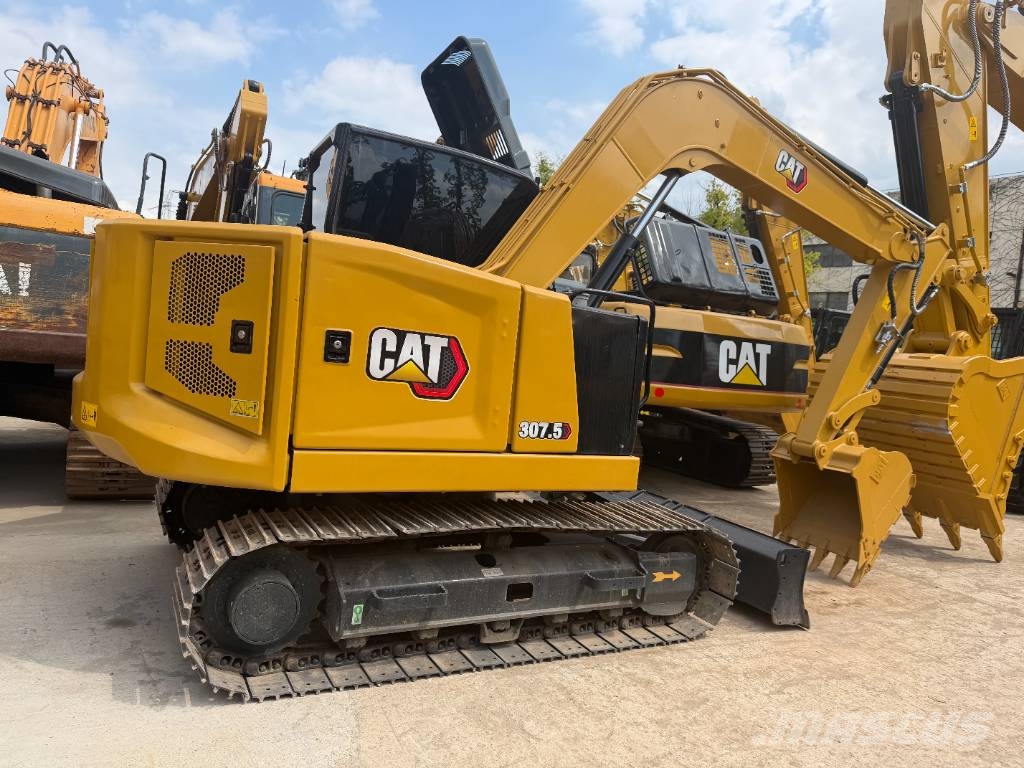 CAT 307.5 3000 units excavators in stock حفارات وسط 7 طن - 12 طن