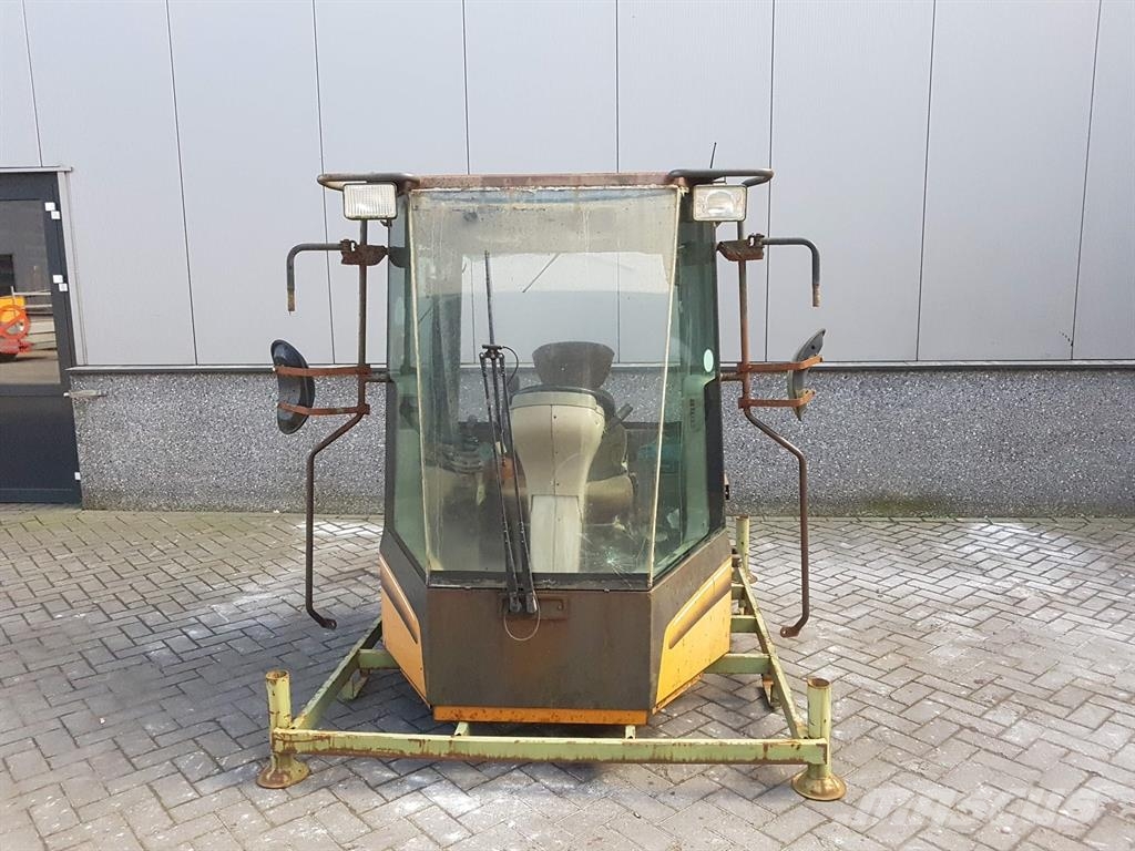 CASE 821C / 921C - Cabin/Kabine/Cabine Καμπίνες και εσωτερικό