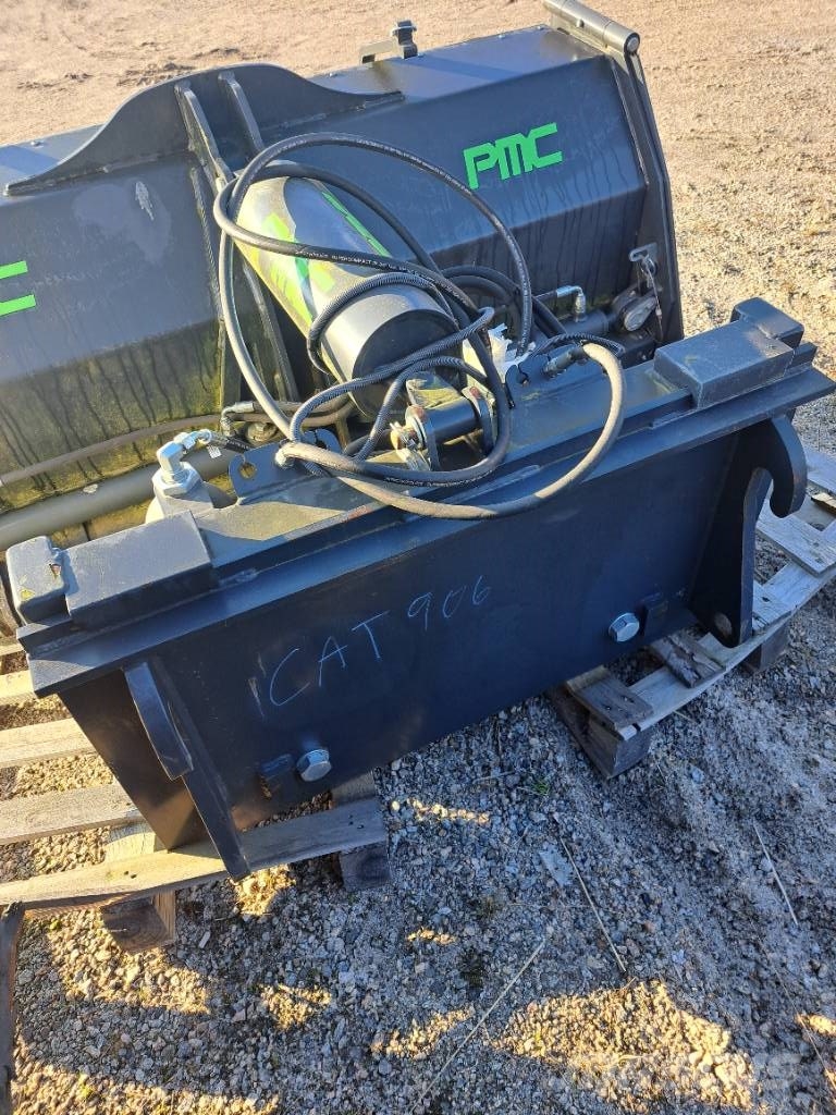 PMC Zoomaura 1700-2600 مرفقات جرار المدمجة