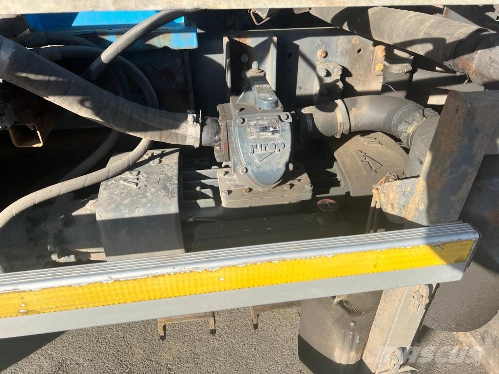 Scania P 360 탱커 트럭