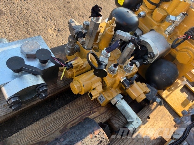 CAT 966XE USED HYDRAULIC PART COMPLET Гидравлическая система