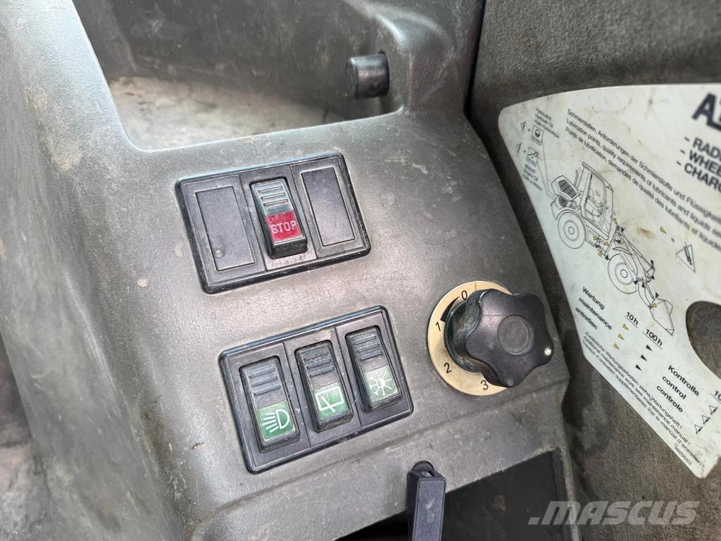 Atlas 80 لوادر بعجل