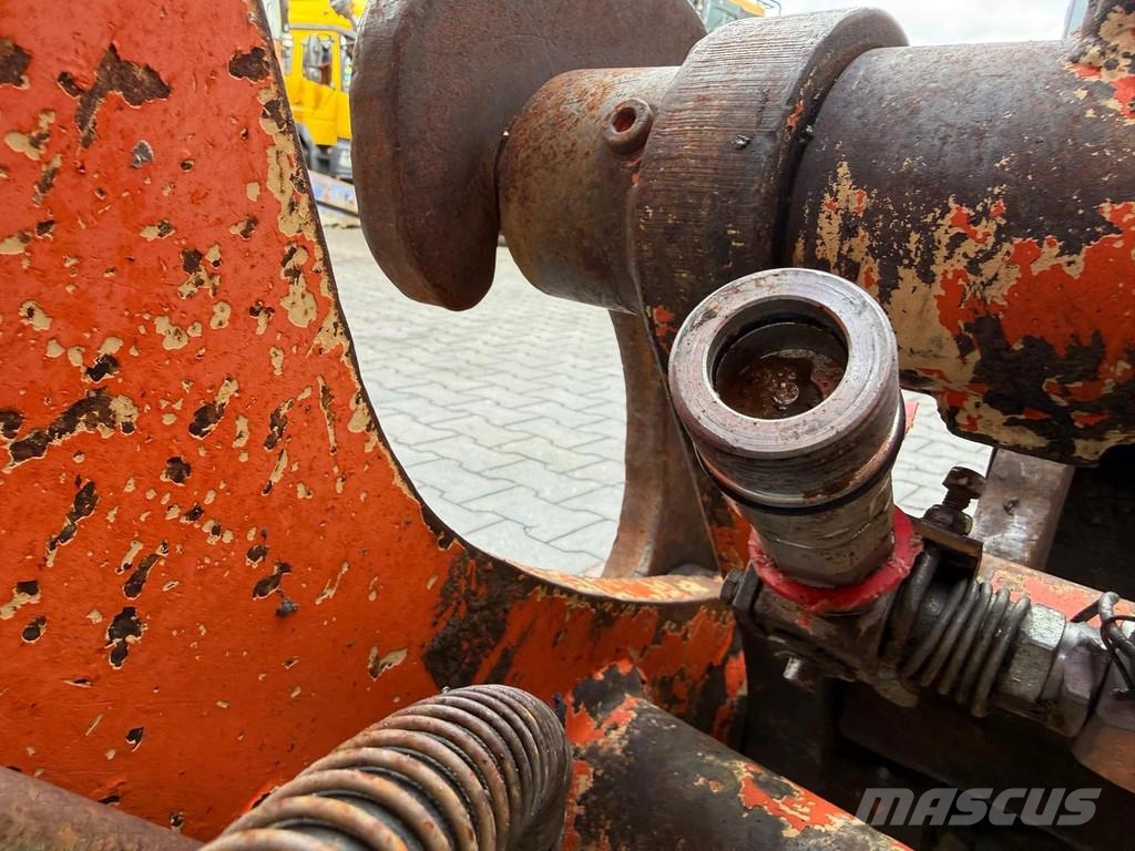 Atlas 80 لوادر بعجل
