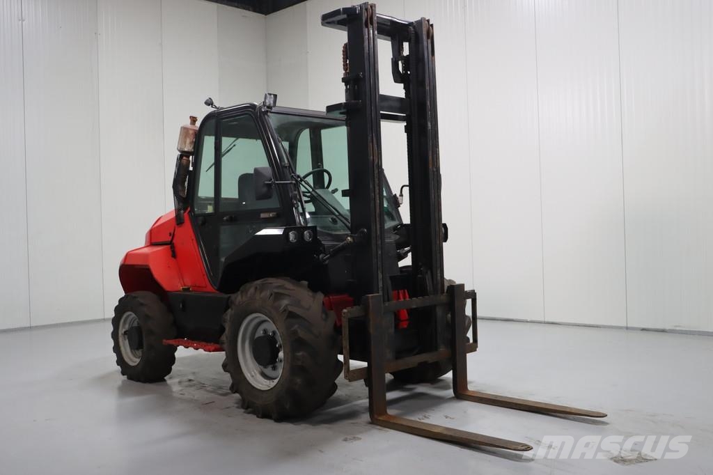 Manitou M30-4 Diesel Trucker