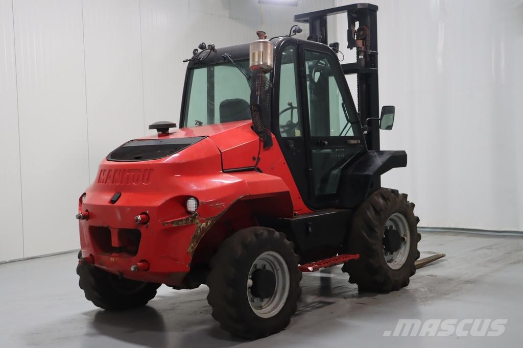 Manitou M30-4 Diesel Trucker