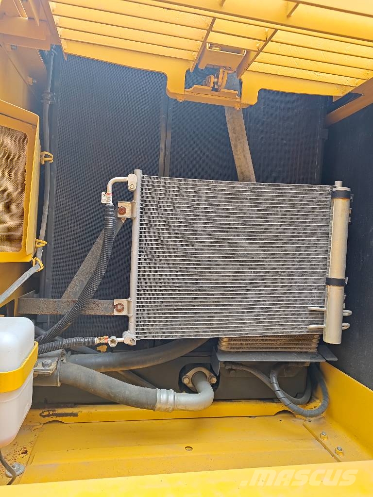 Komatsu PC240LC-8 Bagri goseničarji