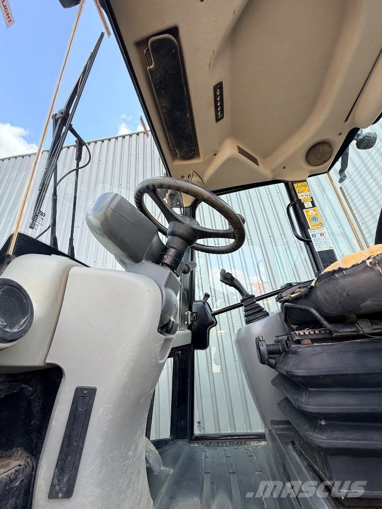 CAT 907 M Pale gommate