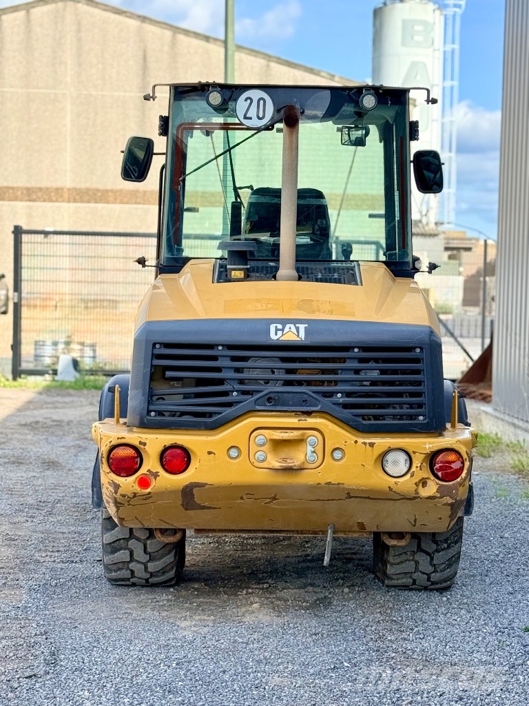 CAT 907 M Pale gommate
