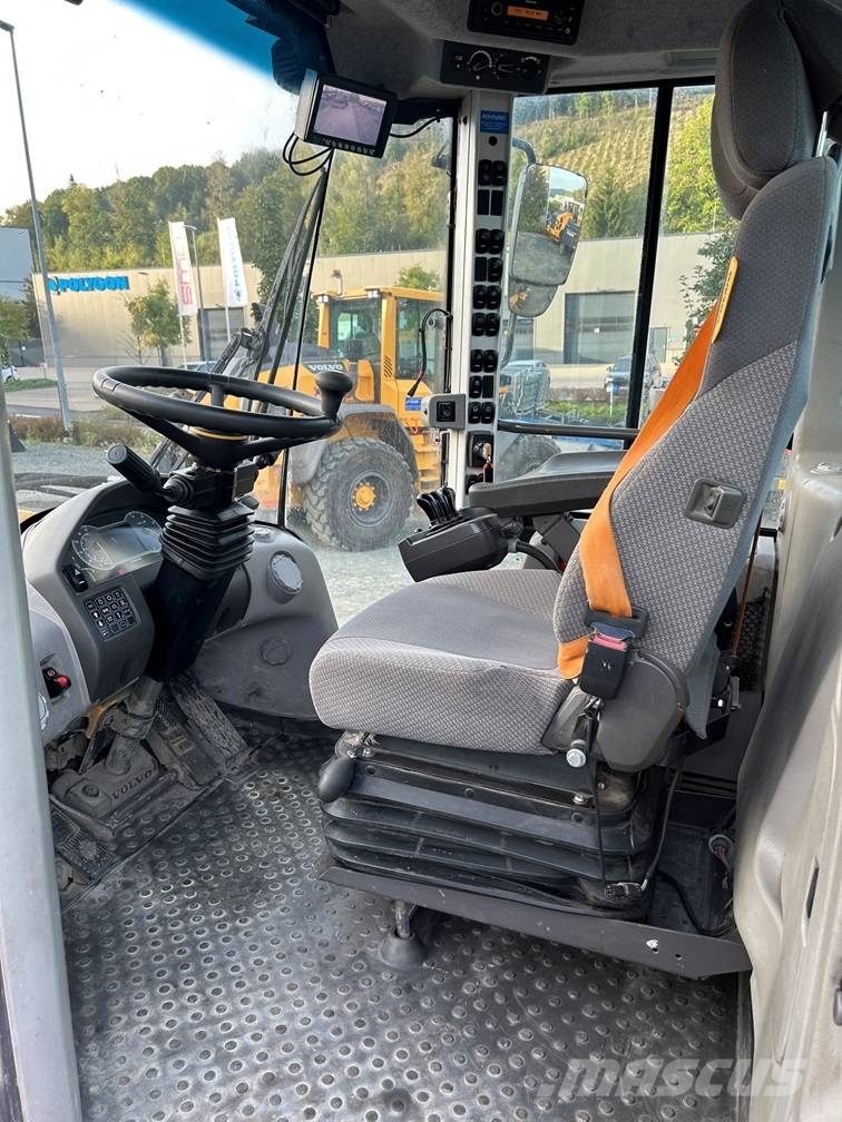 Volvo L 120 H Pás carregadoras de rodas