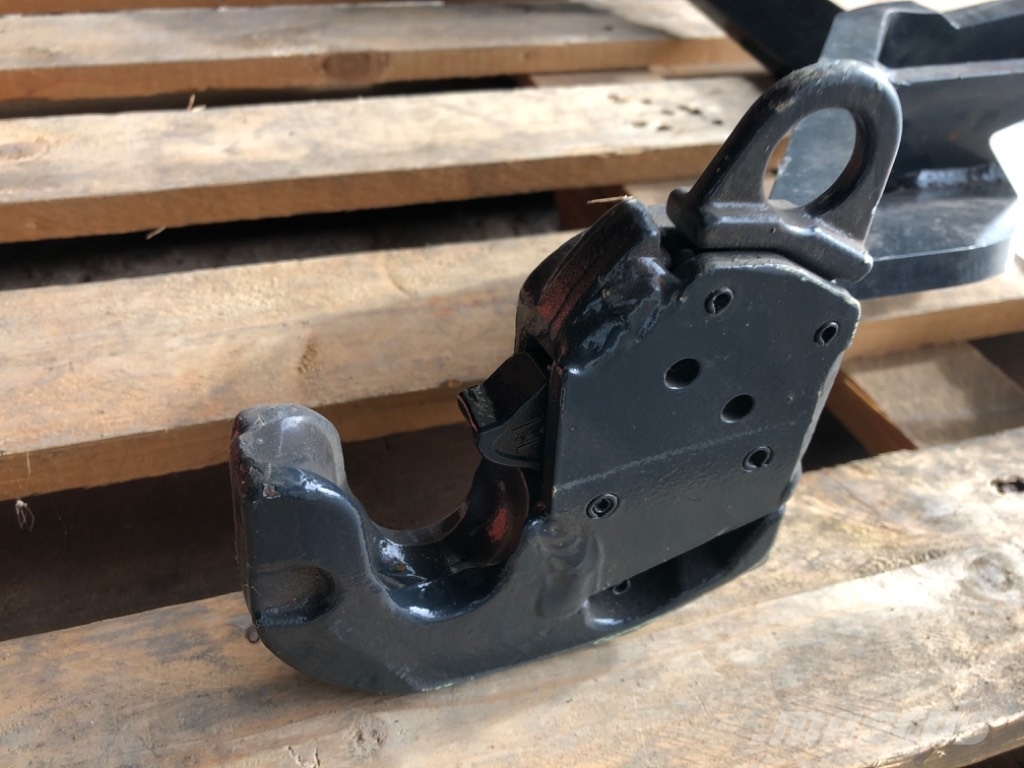 Iseki TG 6490 + TG 6670 Plataformas y cucharones