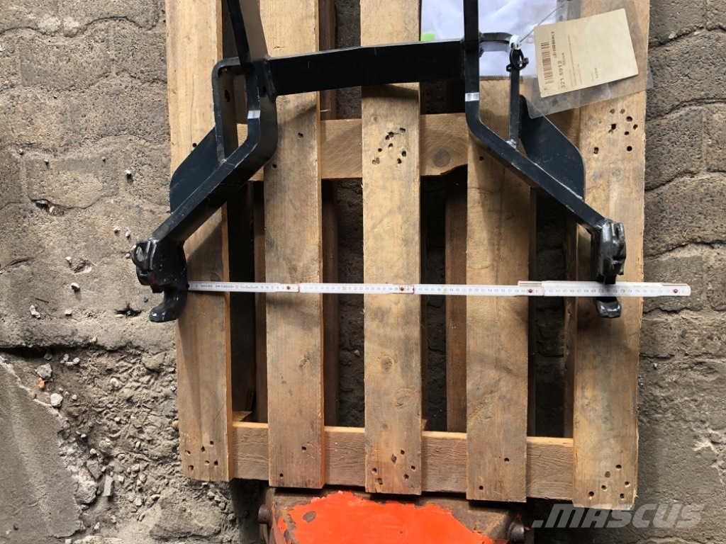 Iseki TG 6490 + TG 6670 Plataformas y cucharones