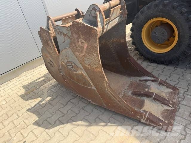 KSW 700er Breite auf OQ70/55 Retroexcavadoras