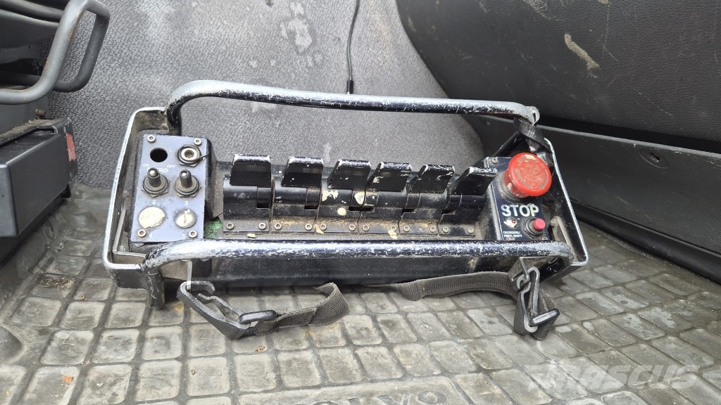 Volvo FM 9 340 شاحنات مسطحة/مفصلية الجوانب