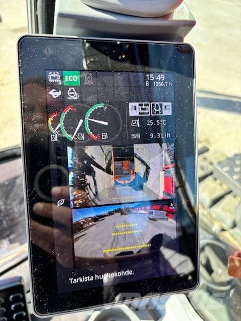 Hitachi ZX 135US-7 Stage V/ Rototilt+Pihdit,Rasvari Ym 履带挖掘机