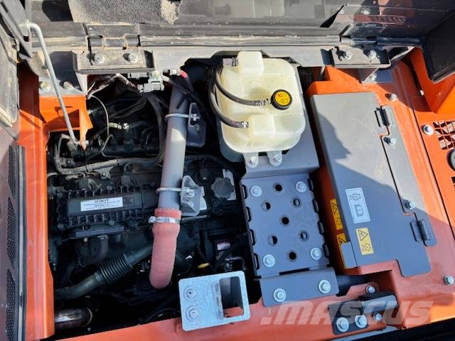 Hitachi ZX 135US-7 Stage V/ Rototilt+Pihdit,Rasvari Ym 履带挖掘机