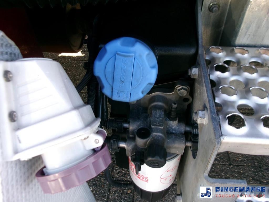 Volvo FL280 4X2 RHD crewcab fire engine + pump & waterta 消防车