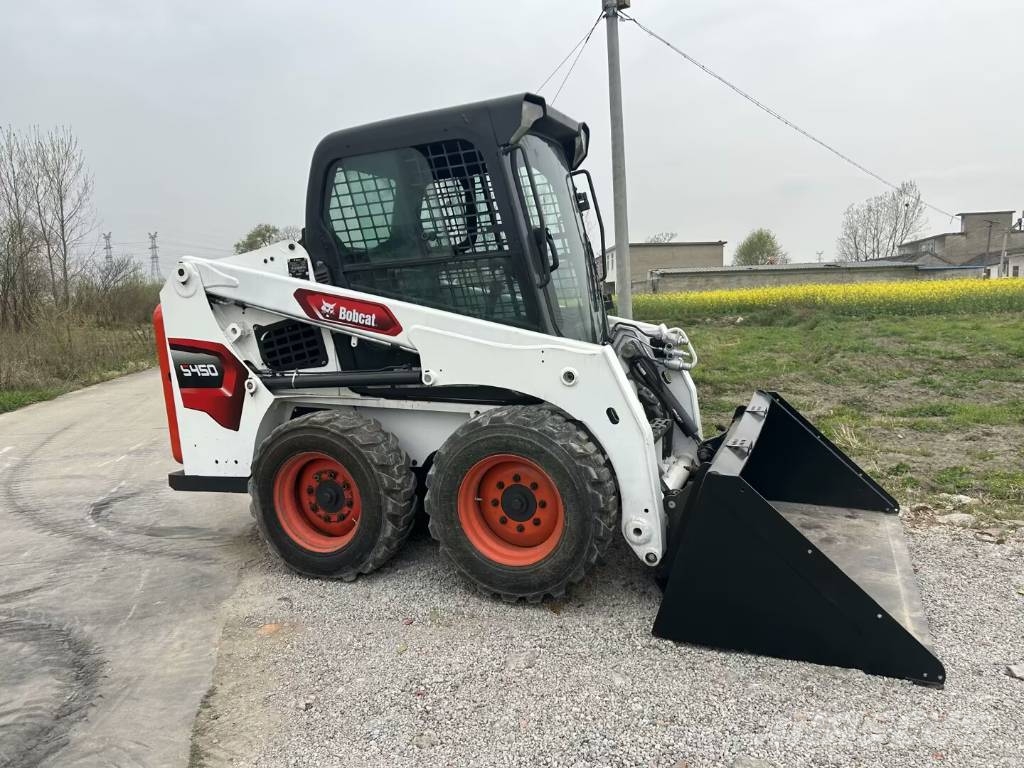Bobcat S 450 スキッドステアローダー