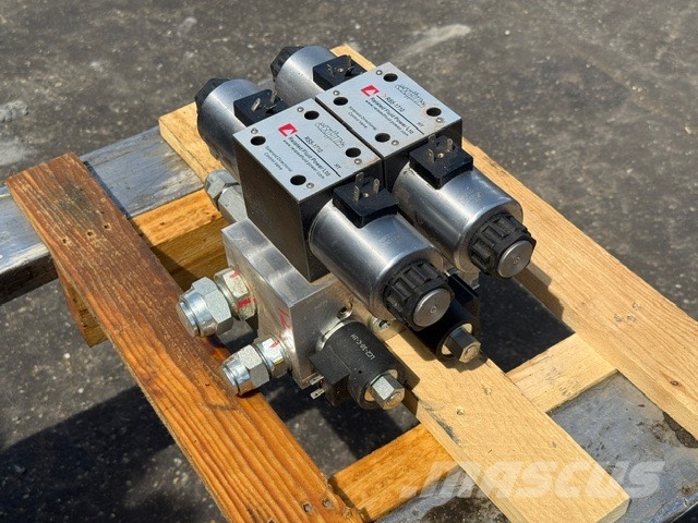 Terex Pegson NEW HYDRAULIC BLOCK Hydraulika