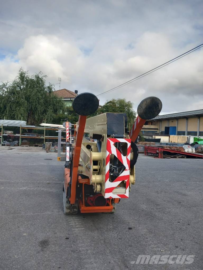 JLG X 23 J Piattaforme cingolate, Piattaforme a ragno e Montacarichi