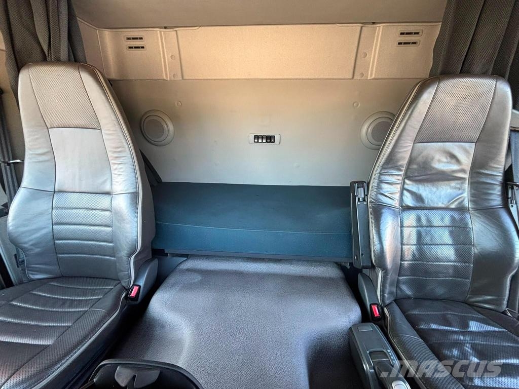 Volvo FM410 6x2*4 CARRIER SUPRA 950 MT / 2 ZONE FRIDGE Isotermos y frigoríficos