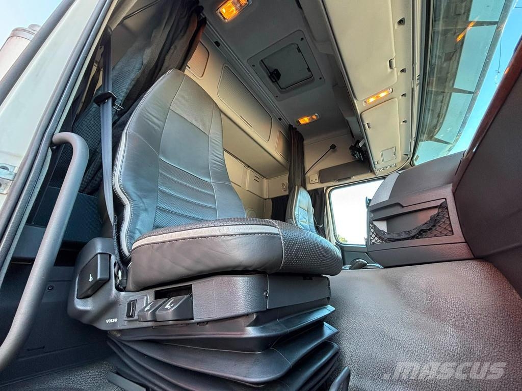 Volvo FM410 6x2*4 CARRIER SUPRA 950 MT / 2 ZONE FRIDGE Isotermos y frigoríficos