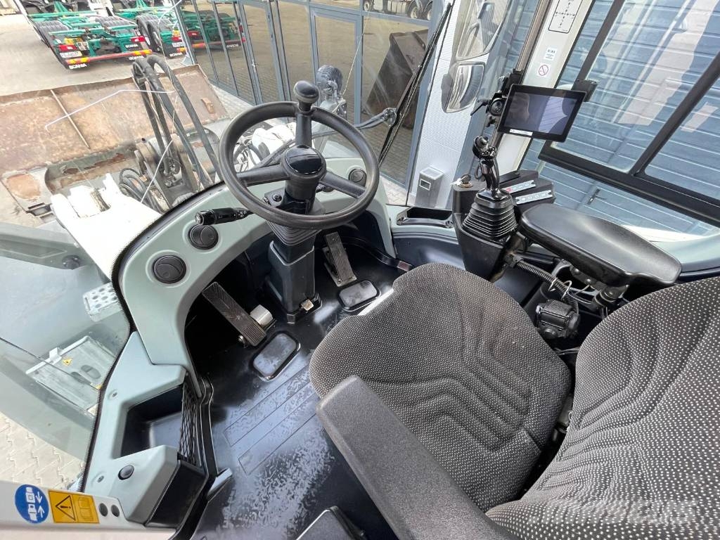 Liebherr L556 Фронтальные погрузчики