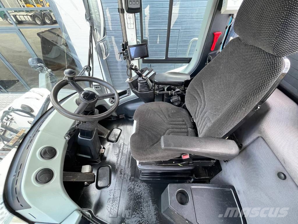 Liebherr L556 Фронтальные погрузчики