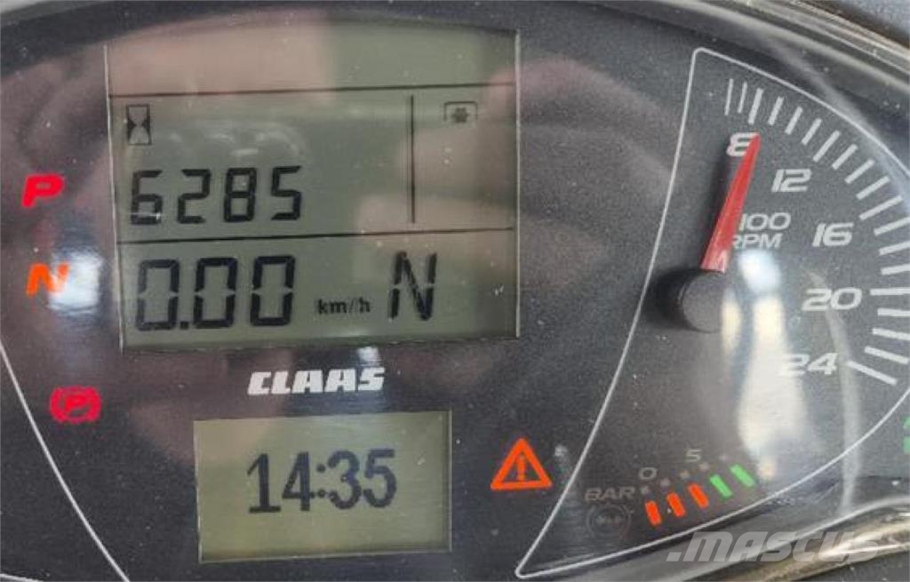 CLAAS AXION 810 Tracteur
