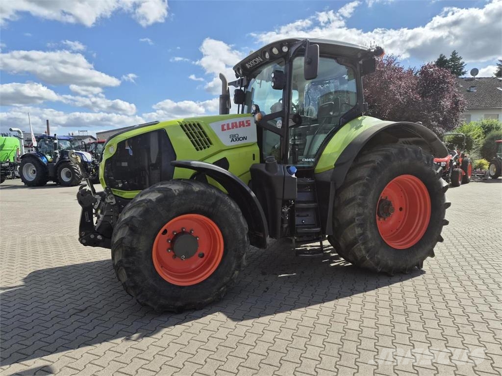 CLAAS AXION 810 Tracteur